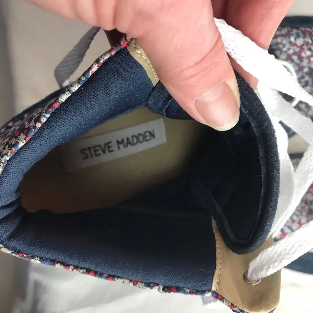 Steve Madden Lymlight Floral Wedge Sneakers Sz 8.5